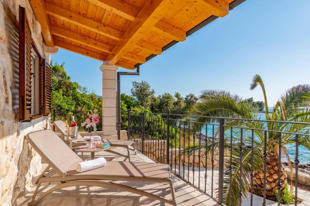 Sunset Paradise, Getaway Villa In Private Oasis Loviste Exterior photo