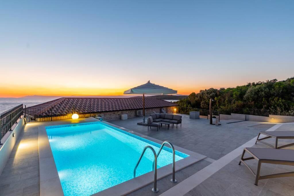 Sunset Paradise, Getaway Villa In Private Oasis Loviste Exterior photo