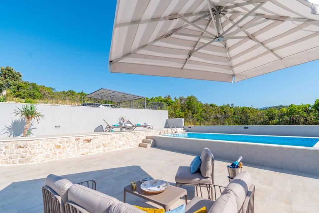 Sunset Paradise, Getaway Villa In Private Oasis Loviste Exterior photo